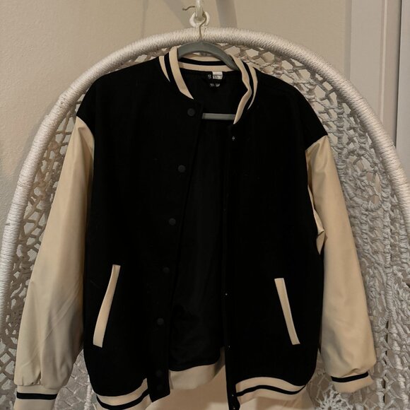 H&M Women's Black and Cream Jacket - Picture 2 of 3